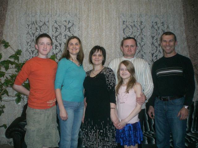 Богомолов Сергей с семьёй, Иван Швед с женою Людмилой г. Славянск